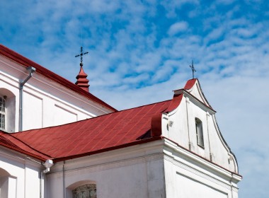Varnių Šv. apaštalų Petro ir Pauliaus bažnyčia